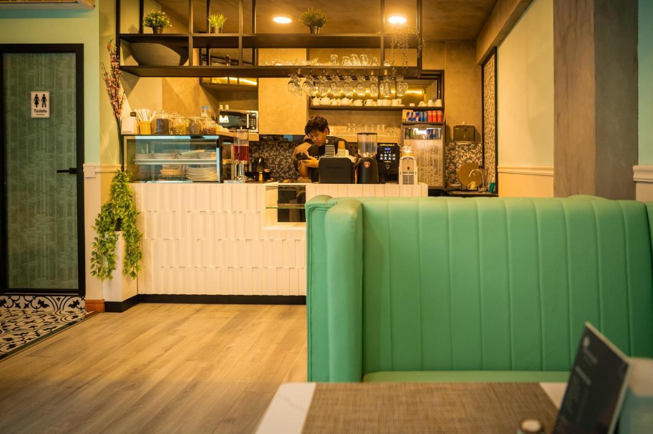 Tourist Inn Grand Male Zewnętrze zdjęcie
